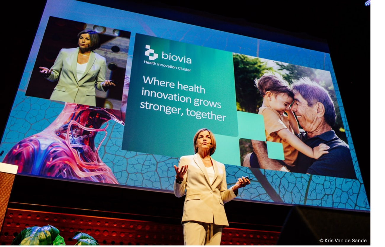 Ann Van Gysel presenting Biovia at Knowledge for Growth